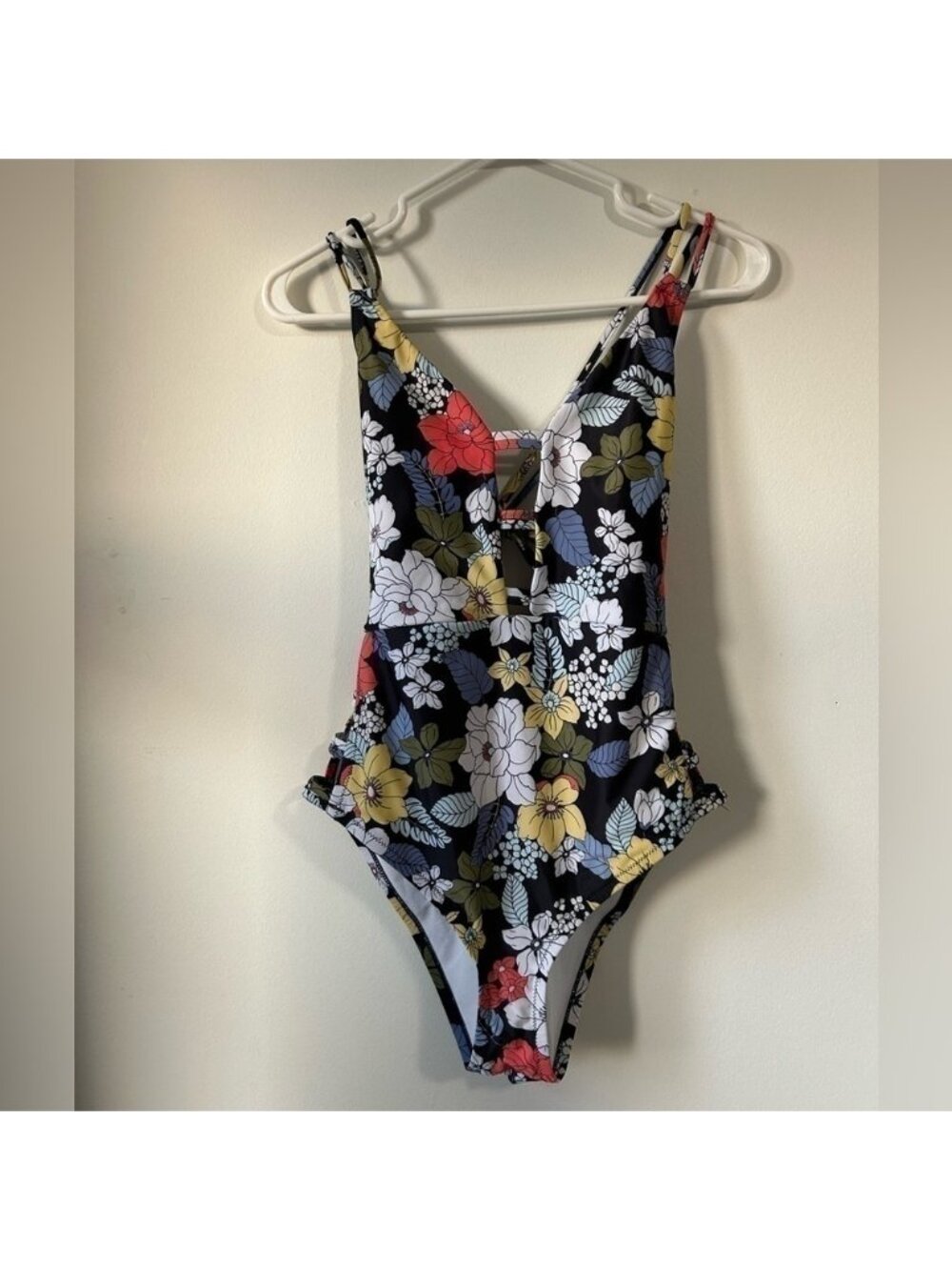 Jessica Simpson‎ One  Piece Floral Swimsuit